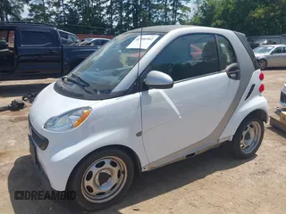 2013 Smart fortwo Pure с VIN WMEEJ3BA4DK659771, выставлен на аукционе IAAI как лот 42706902 с пробегом 83 675 миль миль и . История ставок и продаж доступна на DreamBid. Изображение 2.