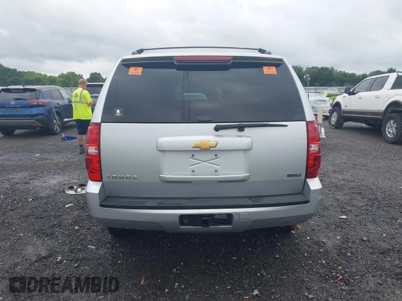 2012 Chevrolet Tahoe LS z VIN 1GNSCAE02CR308972, wystawiony jako IAAI lot #42495520 z przebiegiem 205 295 mil mil oraz . Historia ofert i sprzedaży dostępna na DreamBid. Obrazek 16.