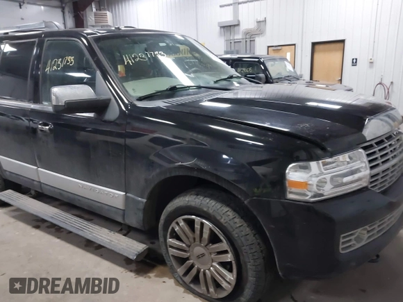 2008 Lincoln Navigator with VIN 5LMFU28558LJ11589, listed as a IAAI auction lot 41231733 with 1 mi miles. Bid and sale history available at carsss.com. Image 6.