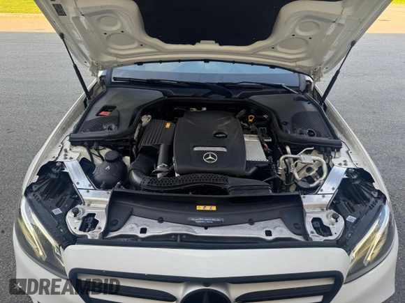 2019 Mercedes-Benz E 300 z VIN WDDZF4KB0KA608079, wystawiony jako Copart lot #59808375 z przebiegiem 60 639 mil mil oraz Czysty tytuł • Clean title. Historia ofert i sprzedaży dostępna na DreamBid. Obrazek 7.