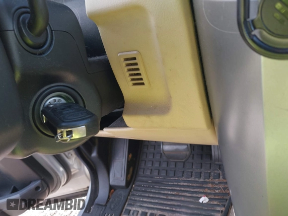 2008 Land Rover LR3 SE with VIN SALAE25418A449277, listed as a IAAI auction lot 41995814 with 192,597 mi miles and . Bid and sale history available at DreamBid. Image 11.