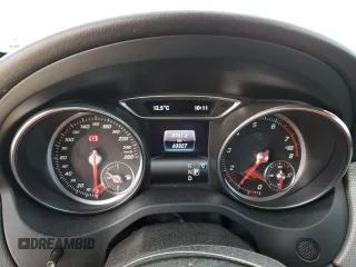 2019 Mercedes-Benz CLA 250 with VIN WDDSJ4GB4KN744393, listed as a Copart auction lot 75428304 with 63,327 mi miles and Clean Title. Bid and sale history available at DreamBid. Image 9.