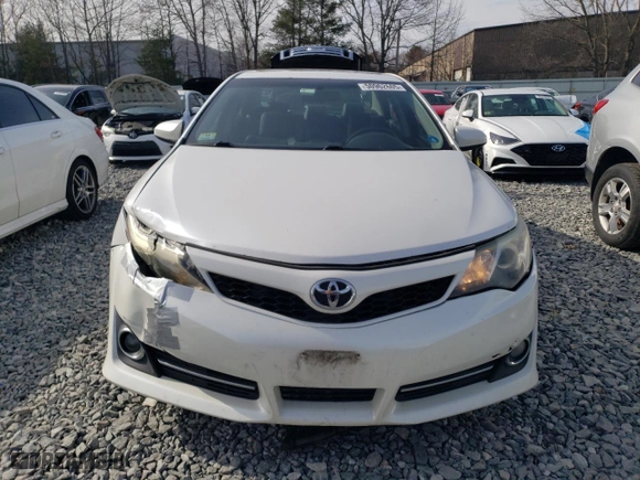 2014 Toyota Camry L with VIN 4T1BF1FK0EU438695, listed as a Copart auction lot 50962605 with 147,961 mi miles and Clean Title. Bid and sale history available at carsss.com. Image 5.