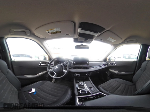 2024 Mitsubishi Outlander SE z VIN JA4J3VA89RZ076932, wystawiony jako IAAI lot #42387815 z przebiegiem 18 228 mil mil oraz . Historia ofert i sprzedaży dostępna na DreamBid. Obrazek 19.
