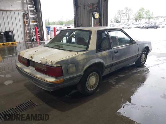 1989 Ford Mustang with VIN 1FABP40A3KF188992, listed as a IAAI auction lot 42076796 with 43,676 mi miles and . Bid and sale history available at DreamBid. Image 4.