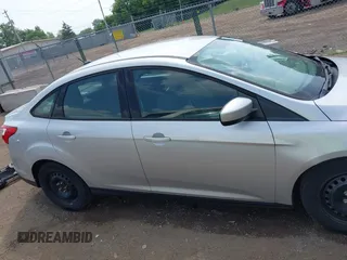 2012 Ford Focus SE с VIN 1FAHP3F25CL354274, выставлен на аукционе IAAI как лот 42560802 с пробегом 198 531 миль миль и . История ставок и продаж доступна на DreamBid. Изображение 14.