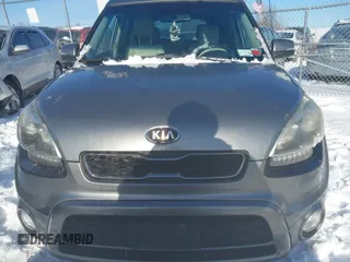 2013 Kia Soul ! with VIN KNDJT2A69D7558243, listed as a IAAI auction lot 41266545 with 192,503 mi miles. Bid and sale history available at carsss.com. Image 6.