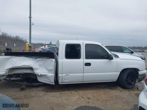 2006 Chevrolet Silverado 1500 LT1 with VIN 2GCEC19T361145854, listed as a IAAI auction lot 41580774 with 281,958 mi miles. Bid and sale history available at carsss.com. Image 14.