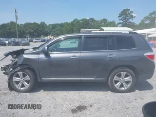 2011 Toyota Highlander Limited with VIN 5TDYK3EH3BS027884, listed as a IAAI auction lot 42527160 with 310,068 mi miles and . Bid and sale history available at DreamBid. Image 15.