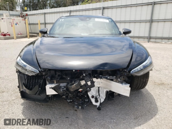 2024 Audi e-tron GT Premium Plus z VIN WAUFJBFW1R7001075, wystawiony jako Copart lot #58714654 z przebiegiem 3185 mil mil oraz Szkody całkowita. Historia ofert i sprzedaży dostępna na DreamBid. Obrazek 5.
