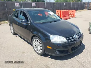 2010 Volkswagen Jetta Wolfsburg Edition с VIN 3VWRJ7AJ7AM057831, выставлен на аукционе IAAI как лот 42701174 с пробегом 102 158 миль миль и . История ставок и продаж доступна на DreamBid. Изображение 1.