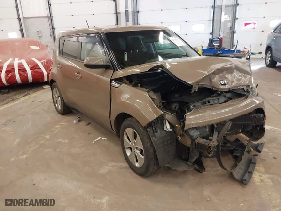 2015 Kia Soul with VIN KNDJN2A28F7124244, listed as a IAAI auction lot 41733327 with 109,852 mi miles. Bid and sale history available at carsss.com. Image 1.