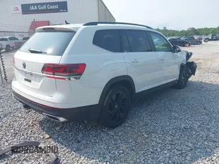 2023 Volkswagen Atlas SE z VIN 1V2WR2CA6PC547040, wystawiony jako IAAI lot #42400535 z przebiegiem 25 300 mil mil oraz . Historia ofert i sprzedaży dostępna na DreamBid. Obrazek 4.