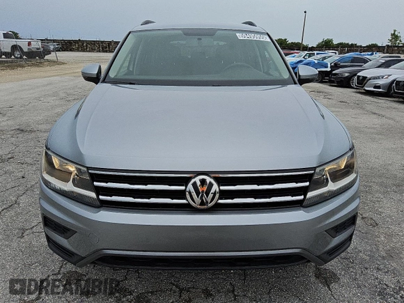 2020 Volkswagen Tiguan S with VIN 3VV1B7AXXLM038227, listed as a Copart auction lot 59495955 with 113,098 mi miles and Clean title. Bid and sale history available at DreamBid. Image 5.