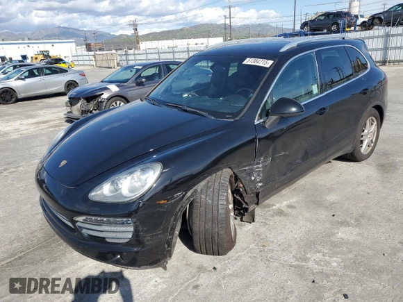 2012 Porsche Cayenne S z VIN WP1AB2A24CLA49620, wystawiony jako Copart lot #51384715 z przebiegiem Nie podano mil oraz Szkoda całkowita • Salvage title. Historia ofert i sprzedaży dostępna na DreamBid. Obrazek 1.