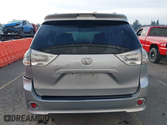 2011 Toyota Sienna SE with VIN 5TDXK3DC4BS070311, listed as a IAAI auction lot 41379741 with 138,589 mi miles. Bid and sale history available at carsss.com. Image 16.