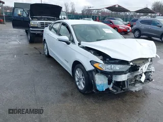 2019 Ford Fusion Hybrid SE with VIN 3FA6P0LUXKR104850, listed as a IAAI auction lot 41870242 with 114,943 mi miles. Bid and sale history available at carsss.com. Image 1.