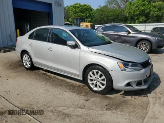 2012 Volkswagen Jetta SE with VIN 3VWDP7AJ3CM470485, listed as a Copart auction lot 59732365 with 183,882 mi miles and Salvage title. Bid and sale history available at DreamBid. Image 4.