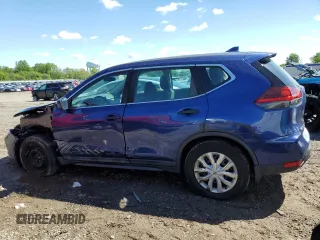 2018 Nissan Rogue SV z VIN 5N1AT2MV4JC760327, wystawiony jako Copart lot #55622075 z przebiegiem 121 294 mil mil oraz Szkoda całkowita • Salvage title. Historia ofert i sprzedaży dostępna na DreamBid. Obrazek 2.