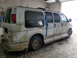 2002 GMC Savana with VIN 1GDFG15R421146719, listed as a Copart auction lot 45996815 with 176,189 mi miles and Clean Title. Bid and sale history available at carsss.com. Image 3.