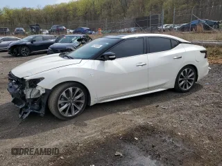 2021 Nissan Maxima Platinum z VIN 1N4AA6FV2MC516393, wystawiony jako Copart lot #52748385 z przebiegiem 54 470 mil mil oraz Nie do naprawy • Non repairable. Historia ofert i sprzedaży dostępna na DreamBid. Obrazek 1.