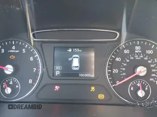 2019 Kia Sorento L with VIN 5XYPG4A39KG554287, listed as a IAAI auction lot 41760728 with 166,989 mi miles. Bid and sale history available at carsss.com. Image 7.