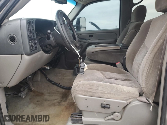 2004 Chevrolet Suburban LS with VIN 3GNGK26U94G178013, listed as a Copart auction lot 84435434 with 244,260 mi miles and Clean Title. Bid and sale history available at carsss.com. Image 7.