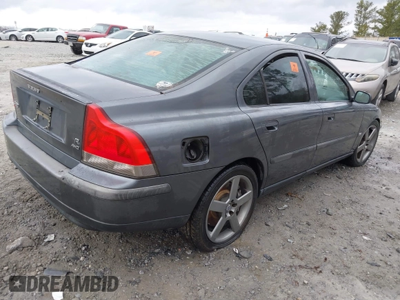 2004 Volvo S60 R with VIN YV1RH52Y742375744, listed as a IAAI auction lot 41493592 with 1 mi miles. Bid and sale history available at carsss.com. Image 4.