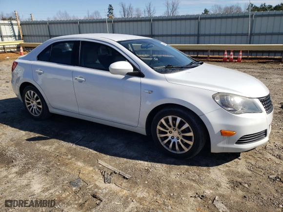 2013 Suzuki Kizashi SE with VIN JS2RE9A31D6100137, listed as a Copart auction lot 45660795 with 119,821 mi miles and Salvage Title. Bid and sale history available at carsss.com. Image 4.
