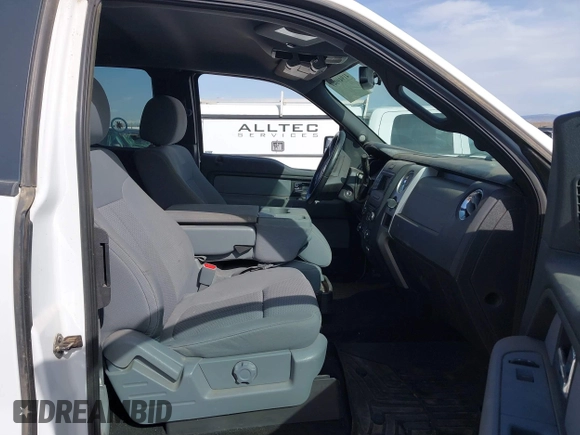 2014 Ford F-150 XL with VIN 1FTFX1EF2EKE26115, listed as a IAAI auction lot 41949049 with 118,404 mi miles. Bid and sale history available at carsss.com. Image 5.