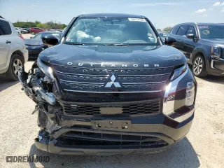 2024 Mitsubishi Outlander ES with VIN JA4J3UA8XRZ025594, listed as a Copart auction lot 58272784 with 7,901 mi miles and Salvage Title. Bid and sale history available at carsss.com. Image 5.