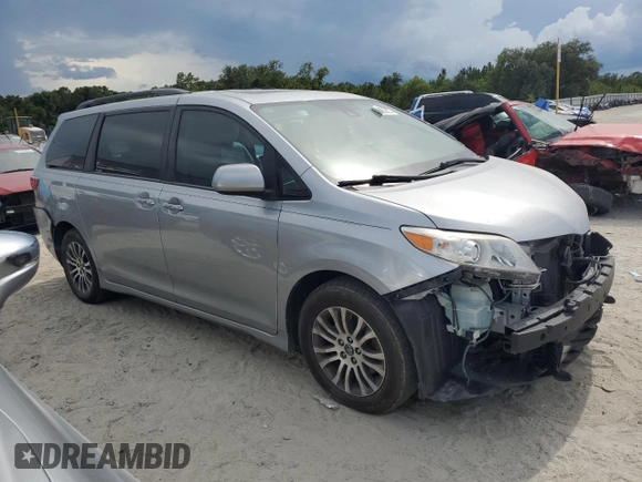 2018 Toyota Sienna XLE Auto Access Seat with VIN 5TDYZ3DC4JS903412, listed as a Copart auction lot 62653285 with 111,939 mi miles and Salvage title. Bid and sale history available at DreamBid. Image 4.