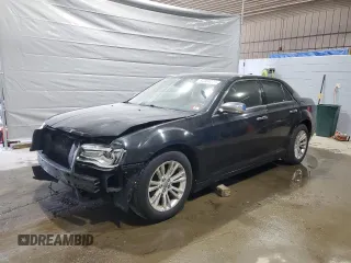 2015 Chrysler 300 C z VIN 2C3CCAEG8FH903716, wystawiony jako Copart lot #54364275 z przebiegiem 247 361 mil mil oraz Szkoda całkowita • Salvage title. Historia ofert i sprzedaży dostępna na DreamBid. Obrazek 1.