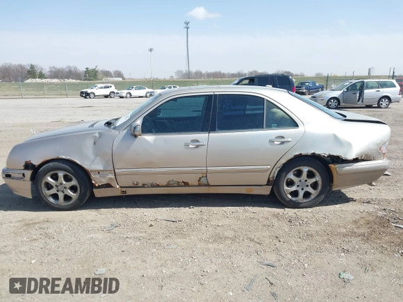 2002 Mercedes-Benz E-Class with VIN WDBJF65J82B413278, listed as a IAAI auction lot 41838880 with 1 mi miles. Bid and sale history available at carsss.com. Image 14.