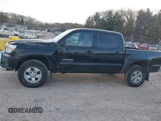 2013 Toyota Tacoma z VIN 3TMLU4EN7DM128414, wystawiony jako IAAI lot #41527647 z przebiegiem 112 097 mil mil oraz . Historia ofert i sprzedaży dostępna na DreamBid. Obrazek 14.