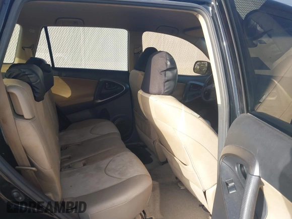 2010 Toyota RAV4 z VIN JTMZF4DV2AD017346, wystawiony jako IAAI lot #42641598 z przebiegiem 237 460 mil mil oraz . Historia ofert i sprzedaży dostępna na DreamBid. Obrazek 8.