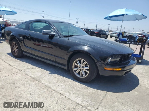 2008 Ford Mustang Deluxe with VIN 1ZVHT80N785126159, listed as a Copart auction lot 62945975 with 201,417 mi miles and Clean title. Bid and sale history available at DreamBid. Image 4.