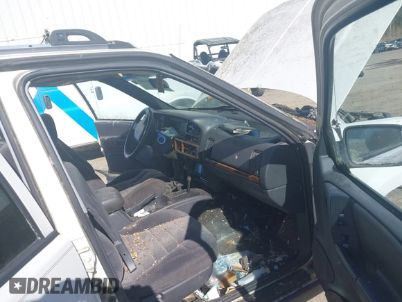 1996 Jeep Grand Cherokee Laredo with VIN 1J4GZ58Y7TC381600, listed as a IAAI auction lot 42065681 with Not provided miles and . Bid and sale history available at DreamBid. Image 5.