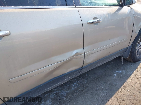 2015 Chevrolet Traverse LT with VIN 1GNKVHKDXFJ389653, listed as a IAAI auction lot 41349149 with 141,516 mi miles and . Bid and sale history available at DreamBid. Image 17.