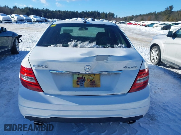 2013 Mercedes-Benz C 300 Sport z VIN WDDGF8AB8DR266708, wystawiony jako IAAI lot #41602920 z przebiegiem 131 068 mil mil oraz . Historia ofert i sprzedaży dostępna na DreamBid. Obrazek 16.