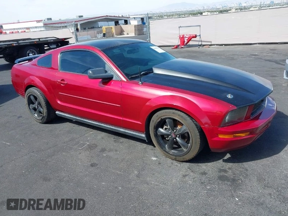 2006 Ford Mustang Standard with VIN 1ZVFT80N765234950, listed as a IAAI auction lot 42036111 with 187,884 mi miles. Bid and sale history available at carsss.com. Image 1.