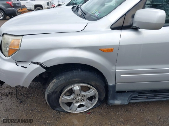 2006 Honda Pilot EX with VIN 2HKYF18426H553632, listed as a IAAI auction lot 41656610 with 154,470 mi miles. Bid and sale history available at carsss.com. Image 20.