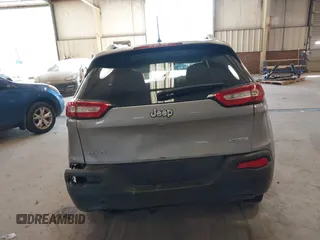 2018 Jeep Cherokee Latitude with VIN 1C4PJMCB7JD539368, listed as a IAAI auction lot 41525131 with Not Provided miles. Bid and sale history available at carsss.com. Image 16.