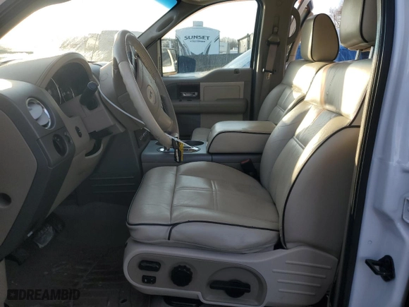 2006 Lincoln Mark LT with VIN 5LTPW18516FJ11212, listed as a Copart auction lot 42681335 with 304,828 mi miles and Salvage Title. Bid and sale history available at carsss.com. Image 7.