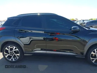 2023 Hyundai Kona Limited с VIN KM8K53A31PU971141, выставлен на аукционе IAAI как лот 42189225 с пробегом 45 608 миль миль и . История ставок и продаж доступна на DreamBid. Изображение 13.
