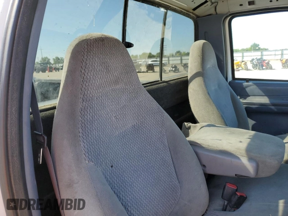 1999 Ford Super Duty F-250 XL with VIN 1FTNF20LXXED61260, listed as a Copart auction lot 59962984 with 396,049 mi miles and Salvage Title. Bid and sale history available at carsss.com. Image 10.