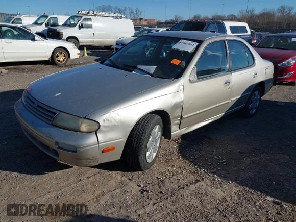 1995 Nissan Altima XE with VIN 1N4BU31D08C201209, listed as a IAAI auction lot 41687822 with 184,247 mi miles. Bid and sale history available at carsss.com. Image 2.