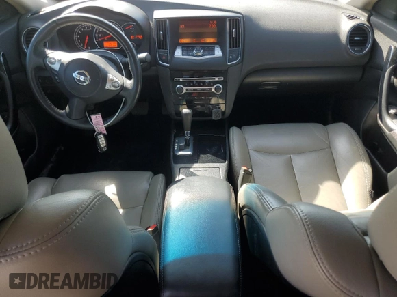 2011 Nissan Maxima S z VIN 1N4AA5APXBC801908, wystawiony jako Copart lot #49869325 z przebiegiem 148 248 mil mil oraz Szkoda całkowita • Salvage title. Historia ofert i sprzedaży dostępna na DreamBid. Obrazek 8.