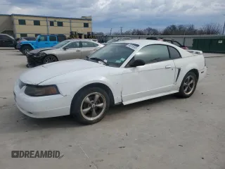 2004 Ford Mustang Standard with VIN 1FAFP40404F117554, listed as a Copart auction lot 89285955 with 140,000 mi miles and Clean Title. Bid and sale history available at carsss.com. Image 1.
