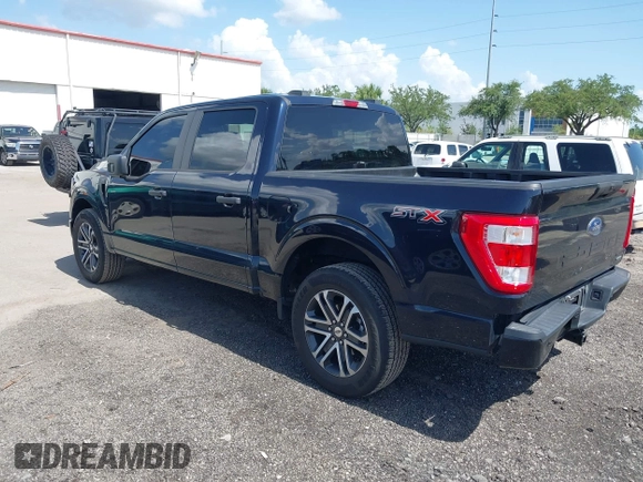 2023 Ford F-150 XL z VIN 1FTEW1CP0PKD72617, wystawiony jako IAAI lot #42642922 z przebiegiem 52 966 mil mil oraz . Historia ofert i sprzedaży dostępna na DreamBid. Obrazek 3.